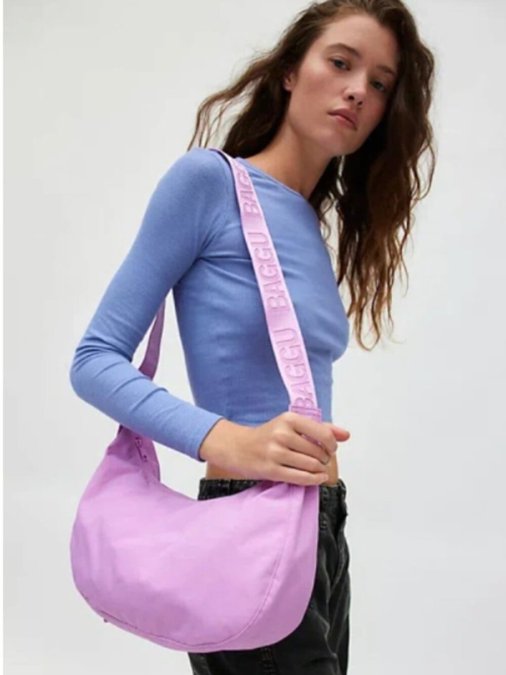 BAGGU Medium Nylon Crescent Bag in Peony (pink)